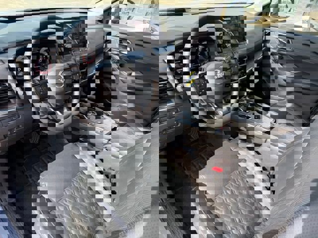 Used 2025 Nissan Rogue Platinum w/ Platinum Premium Package image 11