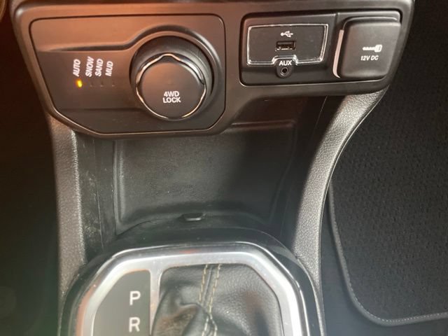 Used 2021 Jeep Renegade Latitude AWD/4WD image 41