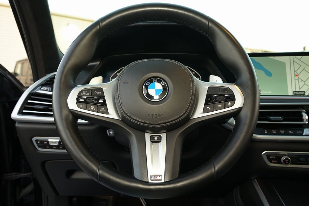 Used 2021 BMW X7 M50i image 12