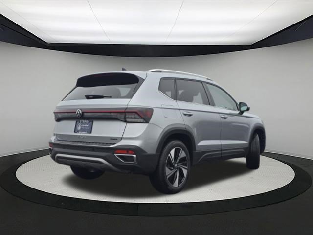 New 2025 Volkswagen Taos SE image 7