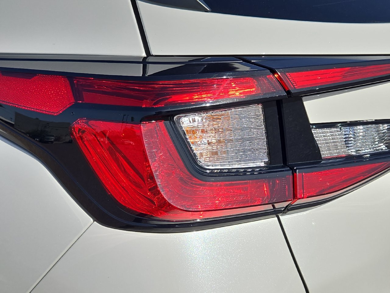 Used 2024 Subaru Crosstrek 2.0i Premium w/ Crosstrek Mirror Package AWD/4WD image 34