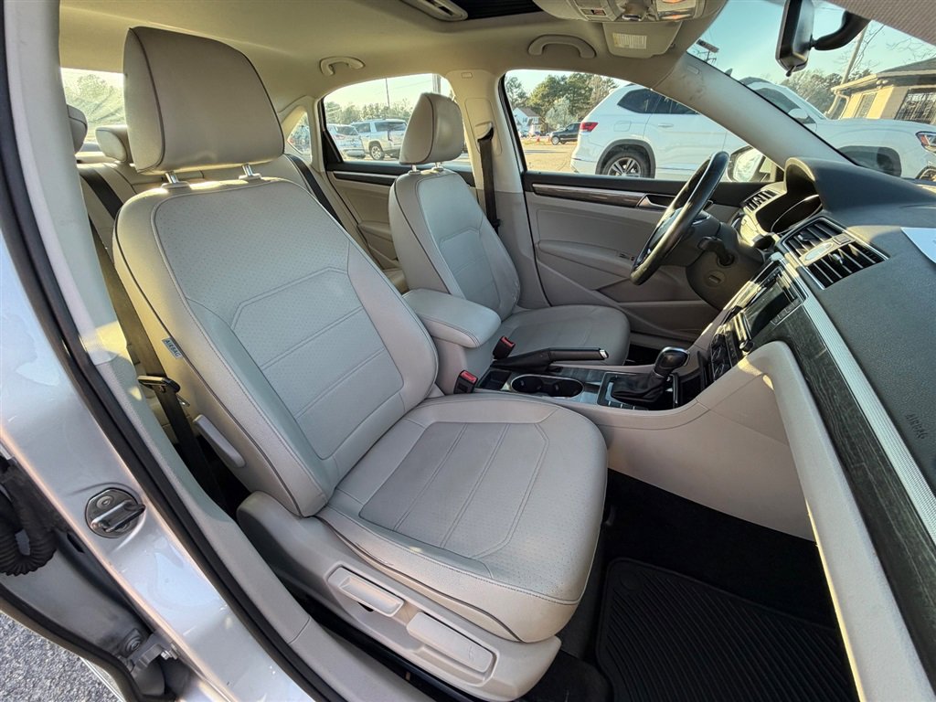 Used 2017 Volkswagen Passat 1.8T SE w/ SE Lighting Package FWD image 17