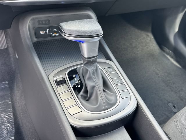 Certified 2025 Hyundai Kona SE image 24