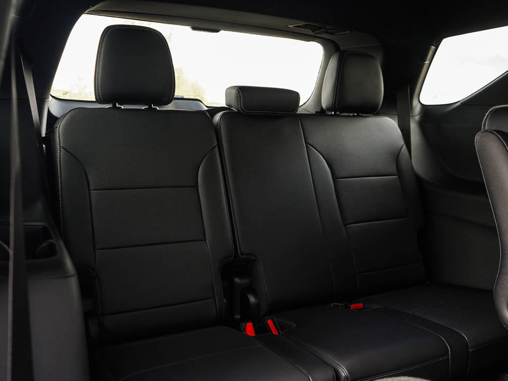 New 2026 Chevrolet Traverse LT w/ Midnight/Sport Edition image 12