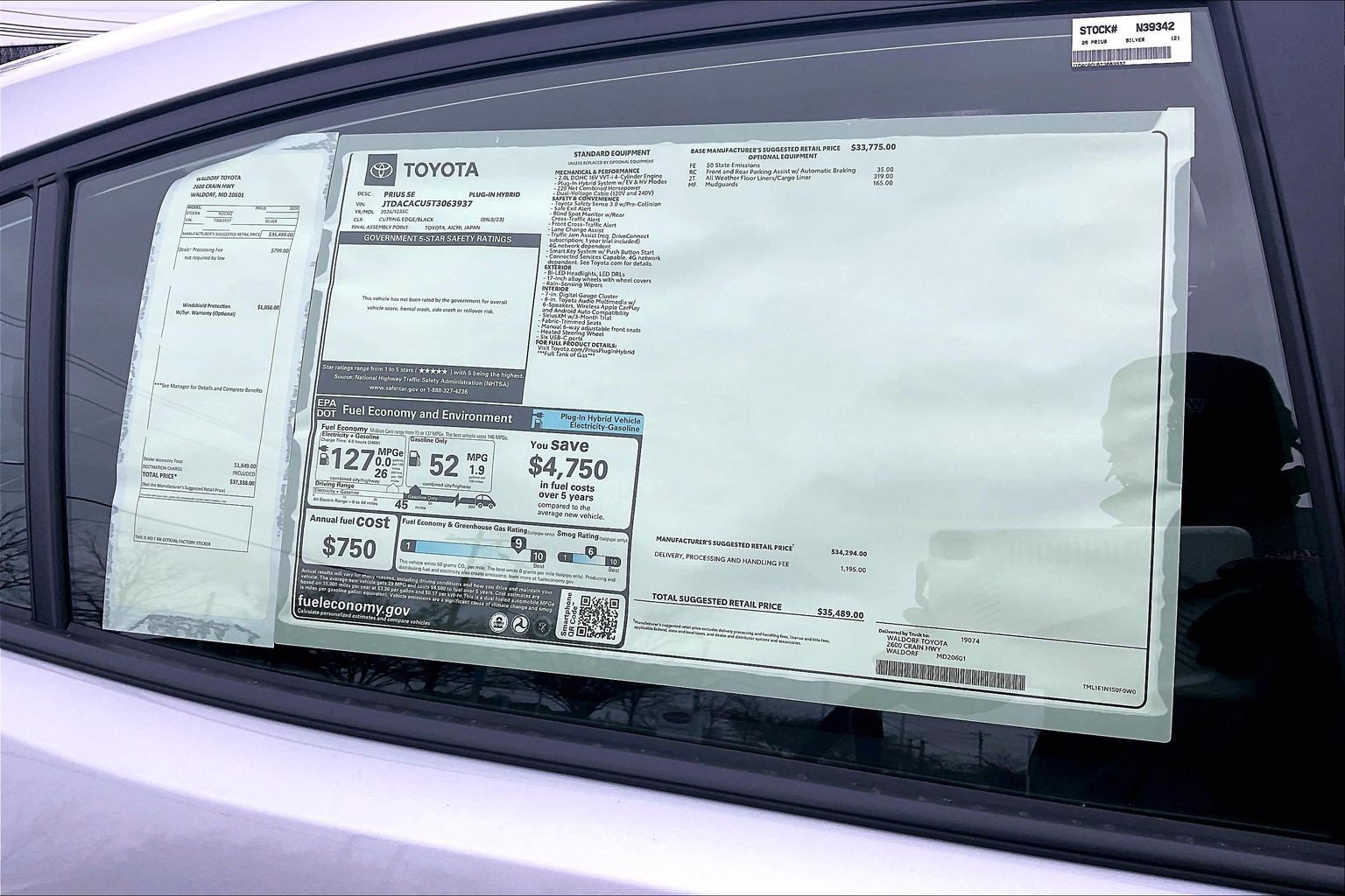New 2026 Toyota Prius Plug-In Hybrid FWD image 18