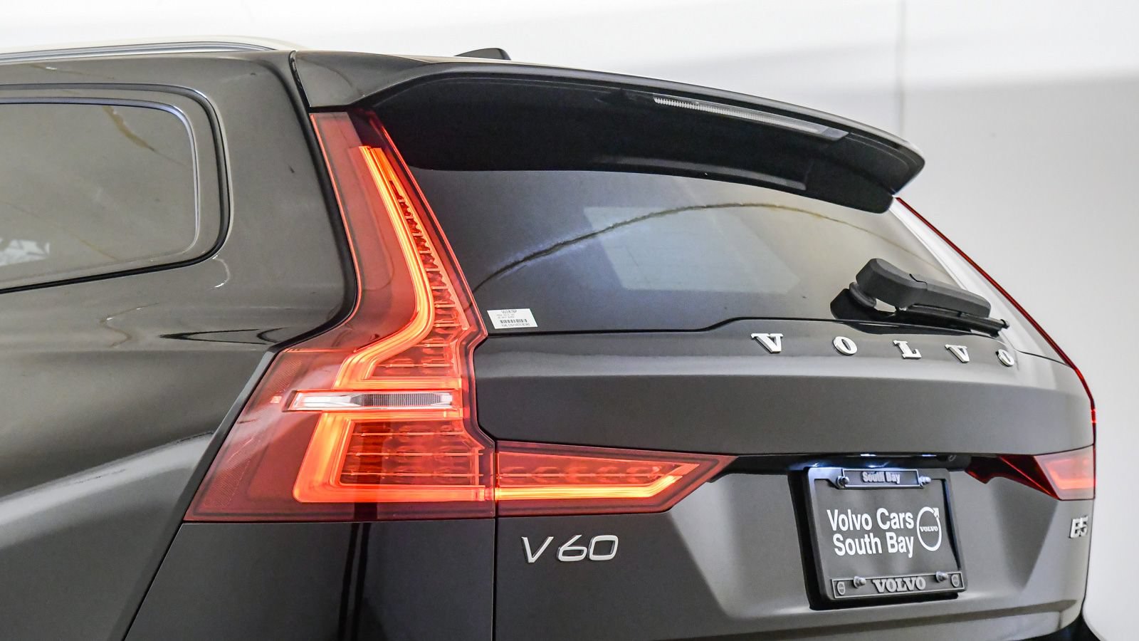 Certified 2024 Volvo V60 B5 Cross Country Plus AWD/4WD image 11