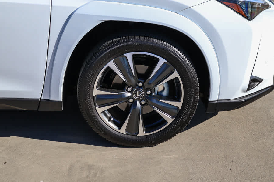Certified 2026 Lexus UX 300h FWD w/ Accessory Package (Z2) image 9