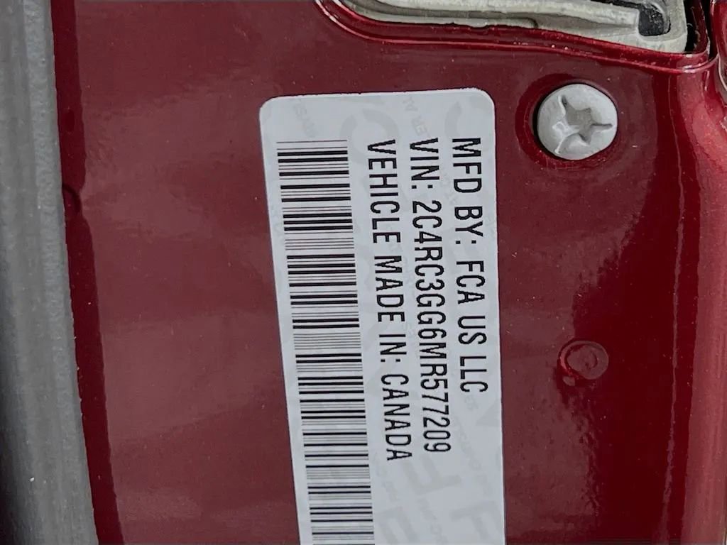 Used 2021 Chrysler Pacifica Limited image 35