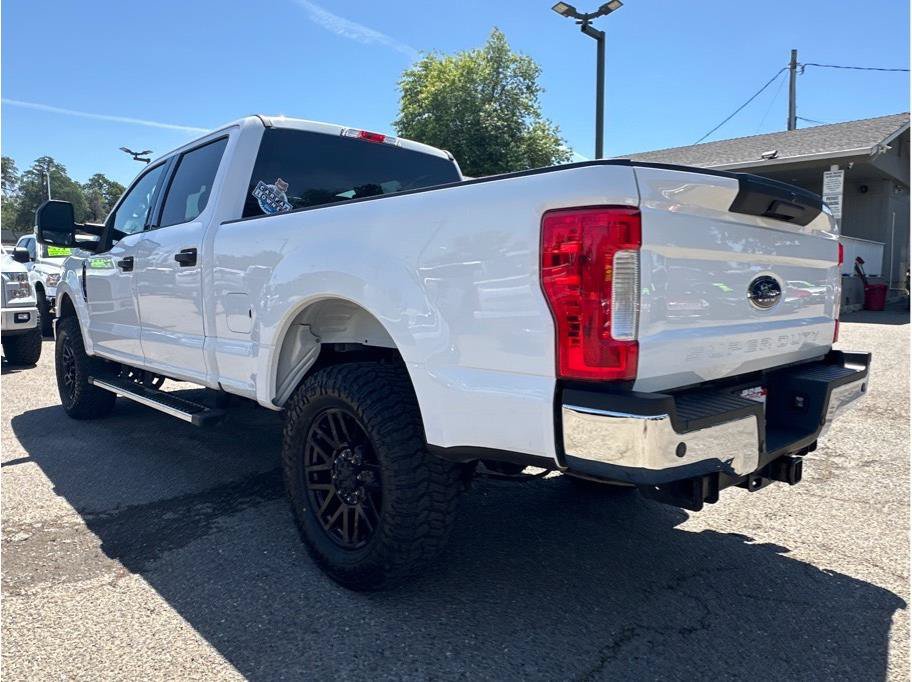 Used 2018 Ford F250 XLT w/ XLT Value Package AWD/4WD image 5