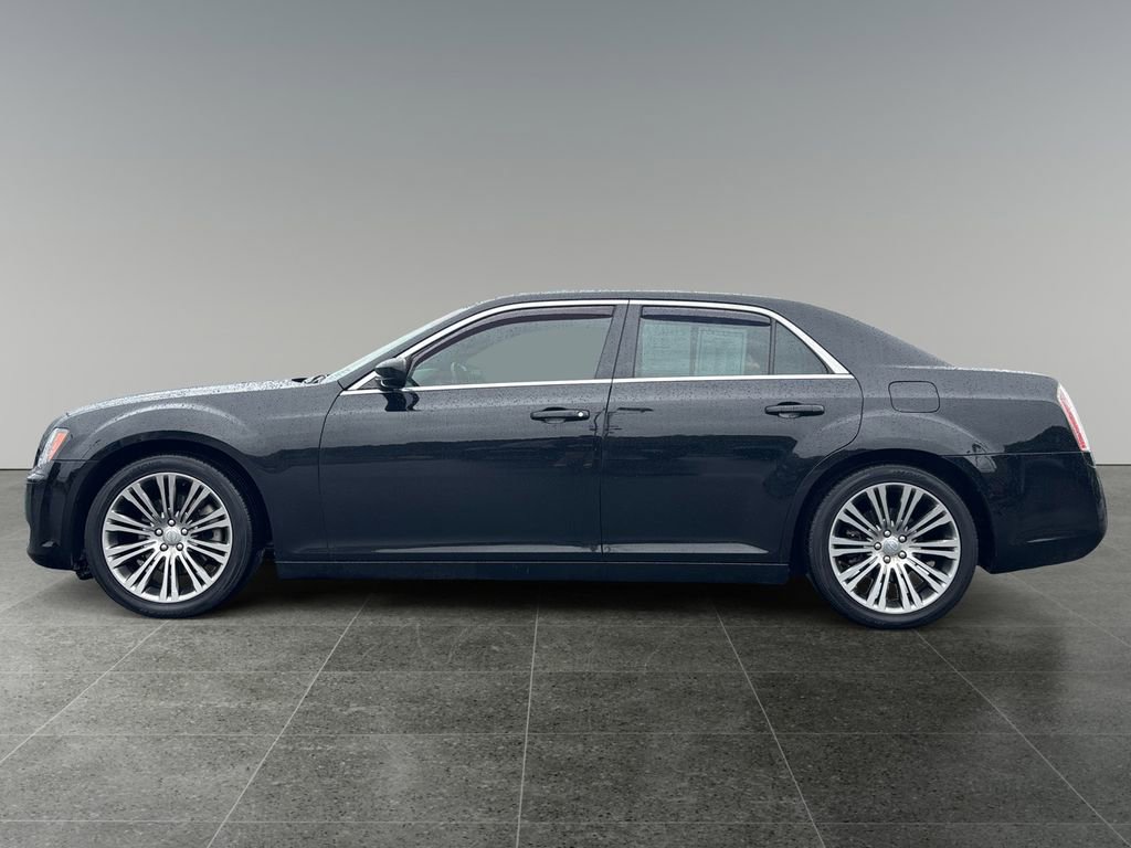 Used 2013 Chrysler 300 S image 4