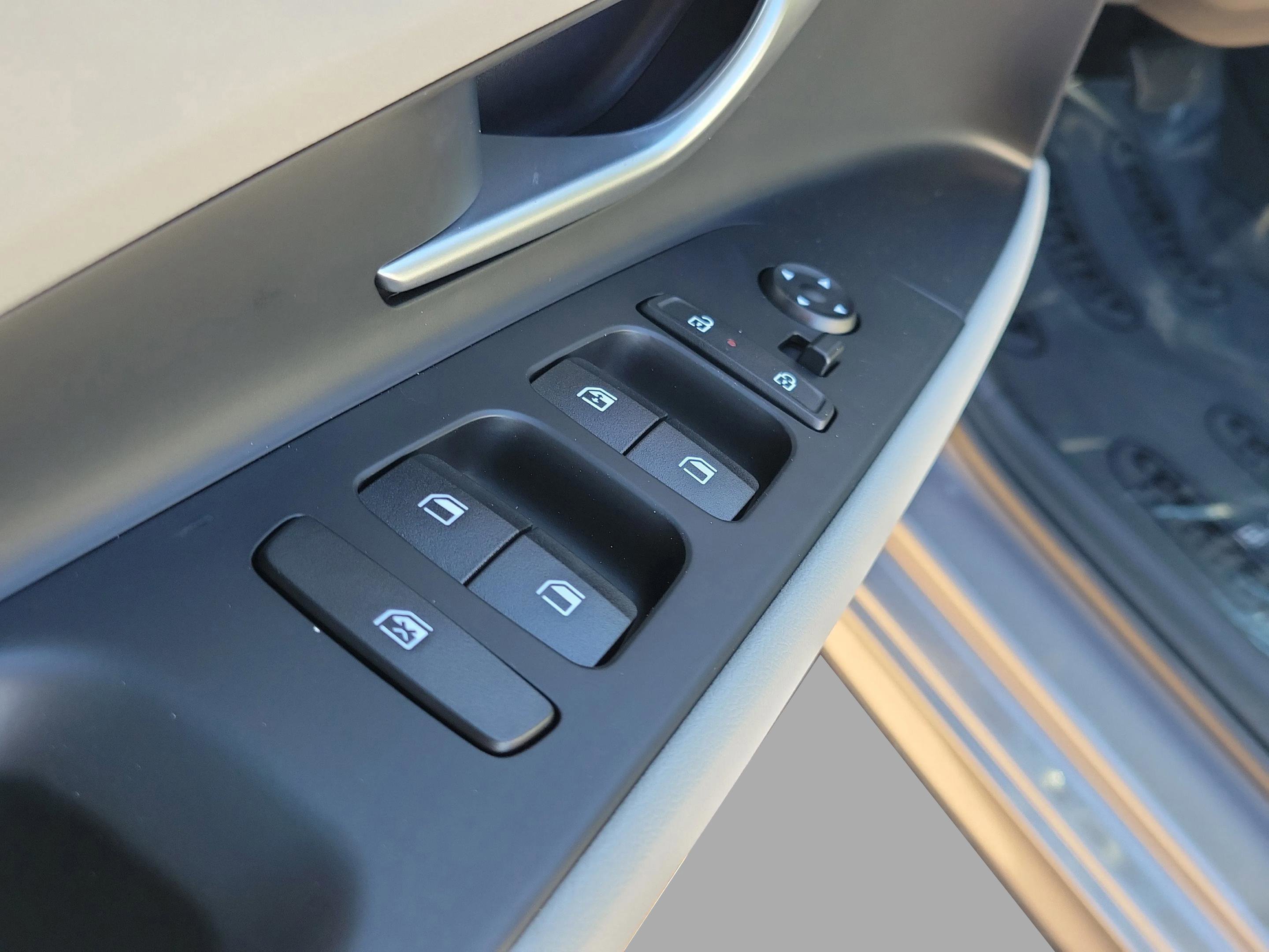 New 2026 Hyundai Elantra Limited image 19