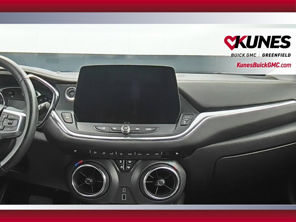 Used 2024 Chevrolet Blazer LT w/ Sound & Technology Package FWD image 28