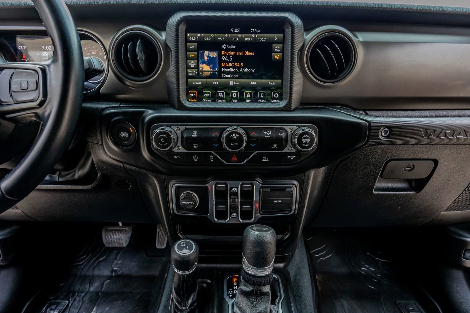 Used 2022 Jeep Wrangler Unlimited Sport image 23