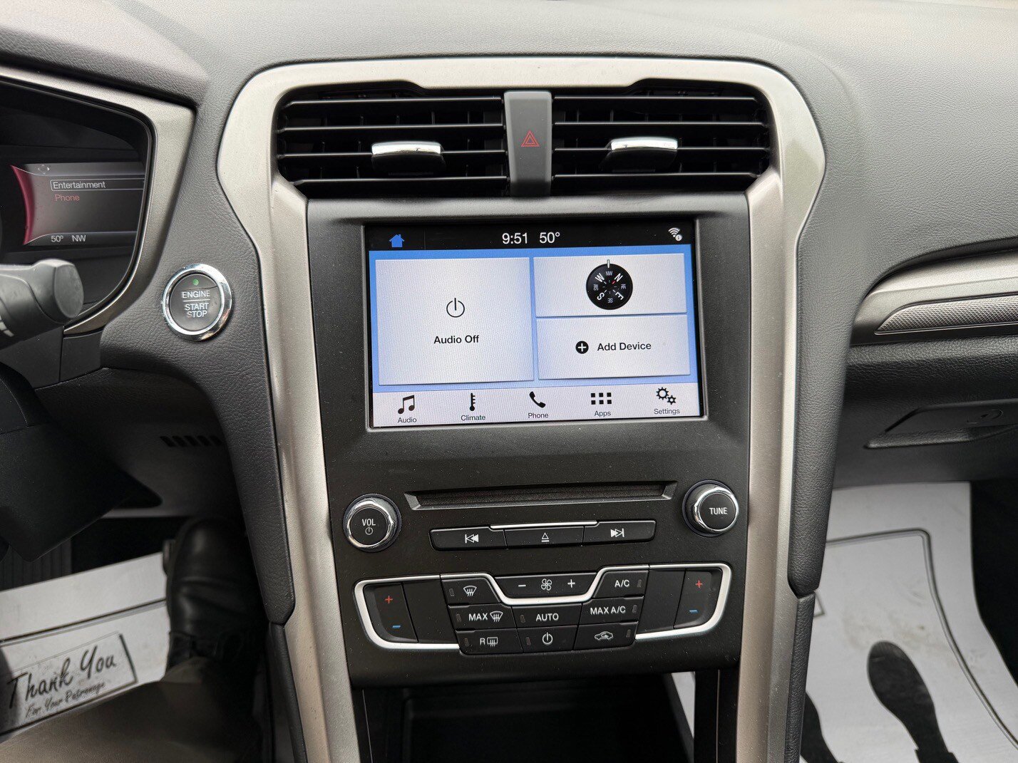 Used 2018 Ford Fusion SE w/ Fusion SE Technology Package FWD image 11