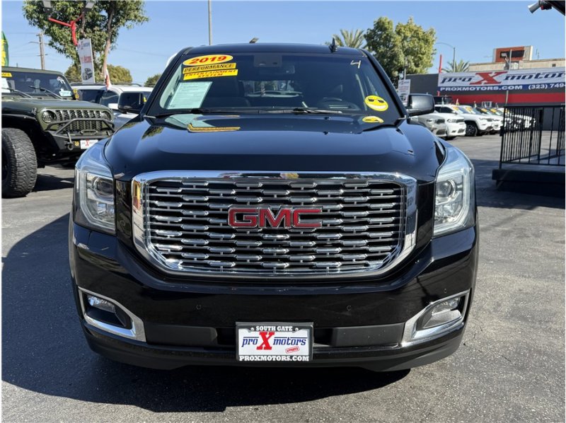 Used 2019 GMC Yukon Denali image 2