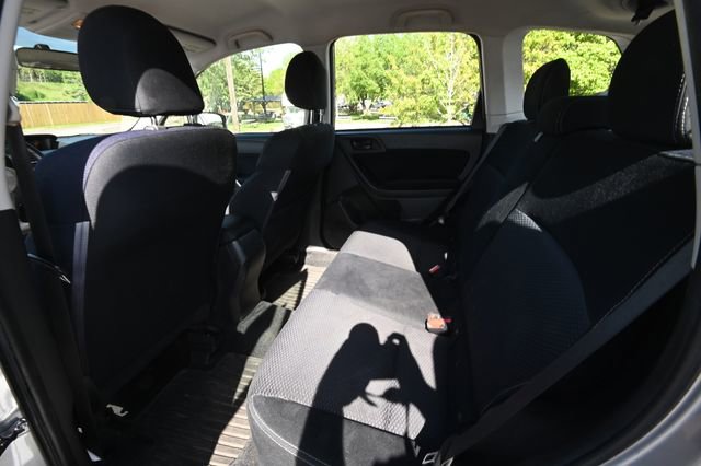 Used 2015 Subaru Forester 2.5i AWD/4WD image 9