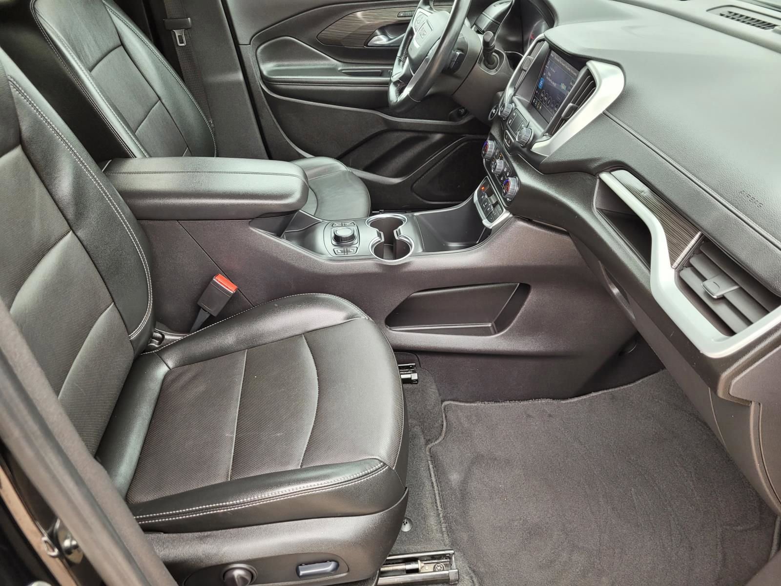 Used 2024 GMC Terrain SLT image 10