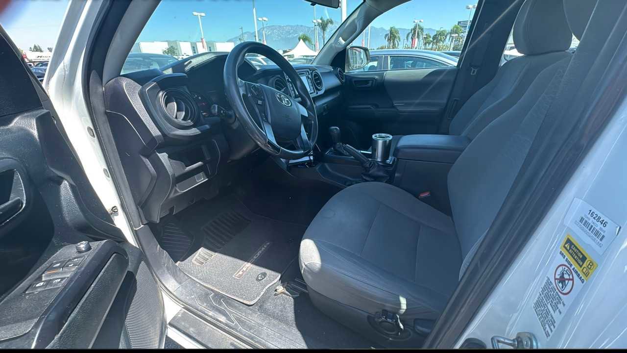 Used 2016 Toyota Tacoma SR RWD image 4