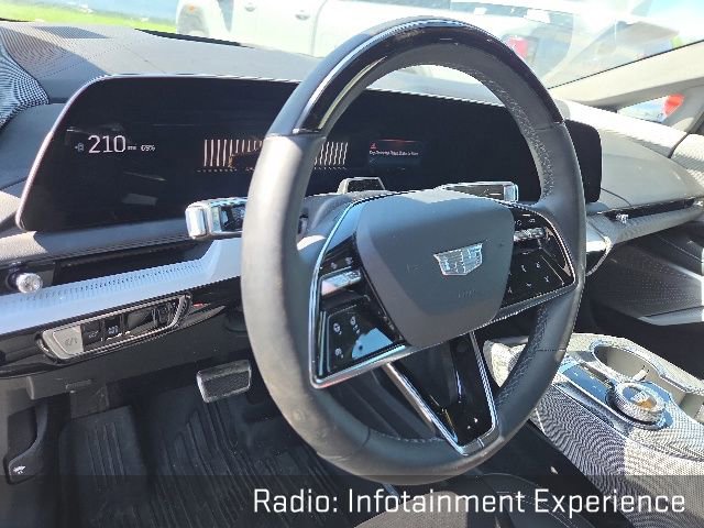 Used 2025 Cadillac Optiq Luxury 2 w/ LPO, Floor Liner Package AWD/4WD image 11
