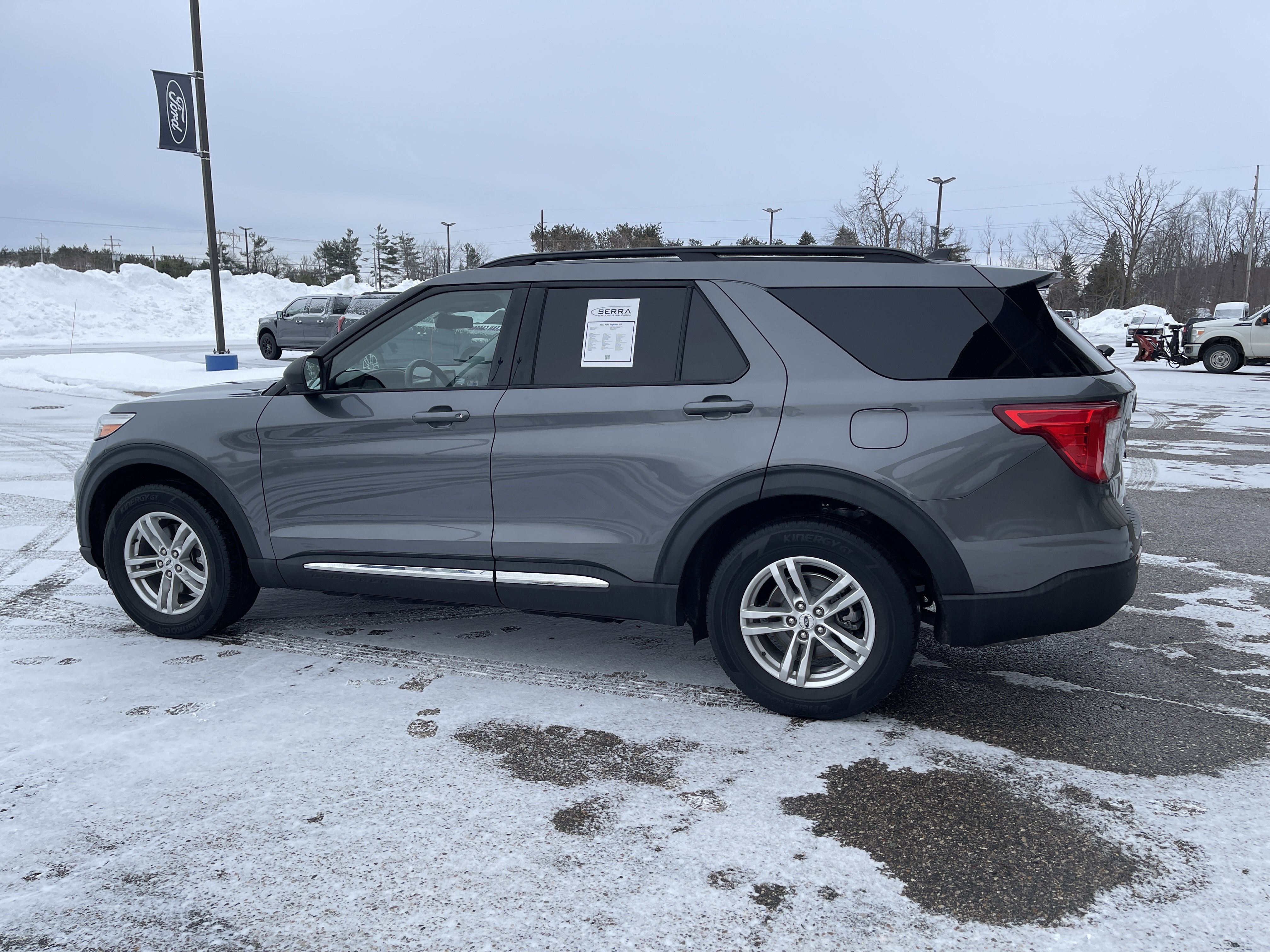 Certified 2022 Ford Explorer XLT w/ Class IV Trailer Tow Package image 6