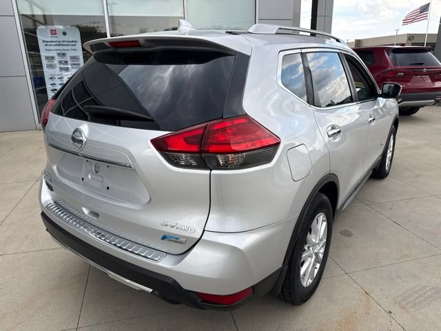 Used 2017 Nissan Rogue SV w/ HEV Premium Package AWD/4WD image 7