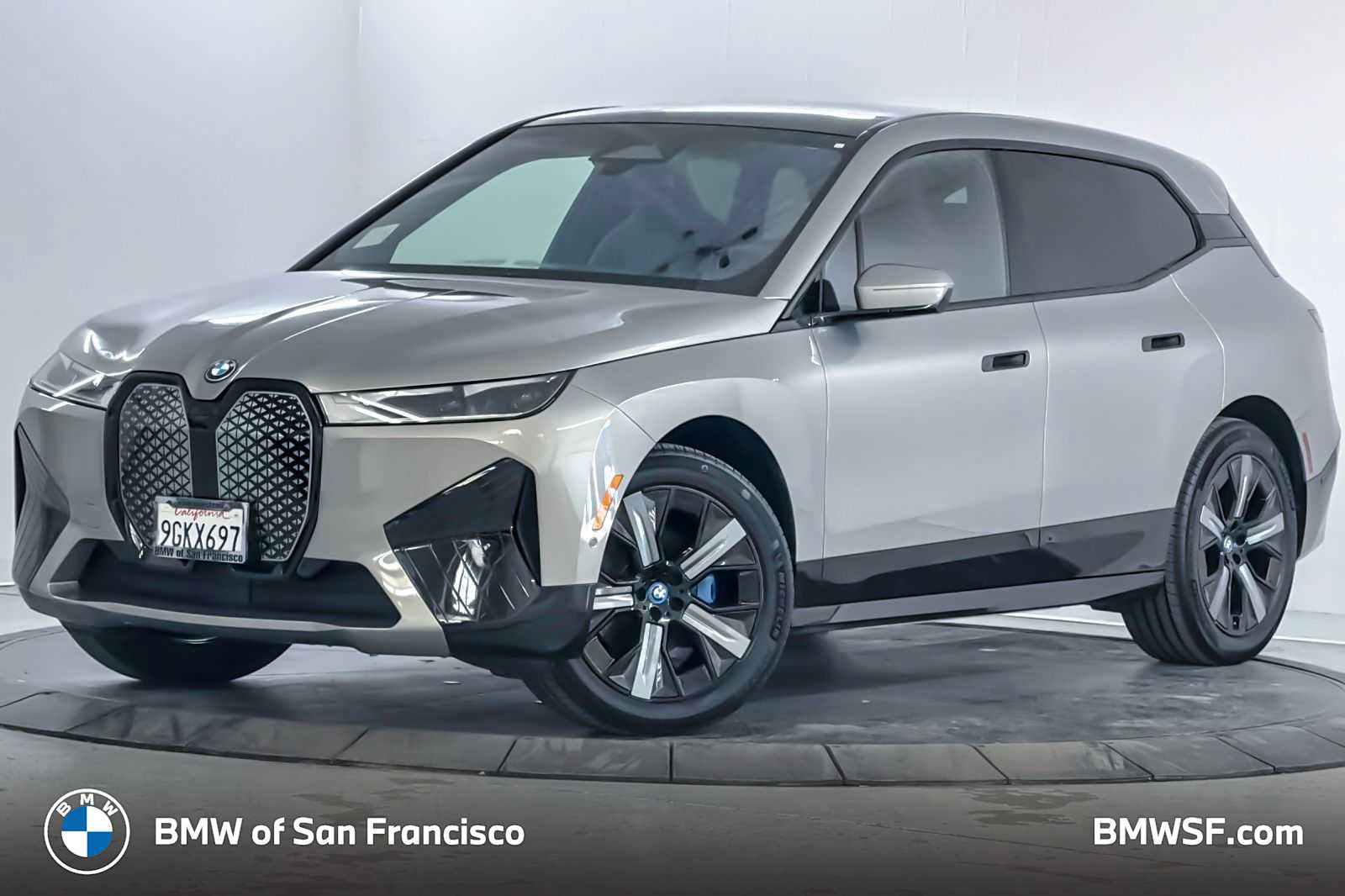 Used 2023 BMW iX xDrive50 w/ Sport Package AWD/4WD image 1