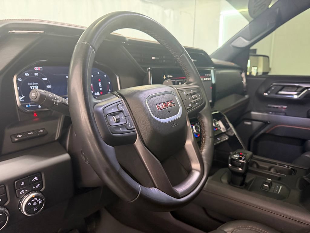Used 2024 GMC Sierra 1500 AT4 w/ Technology Package AWD/4WD image 17