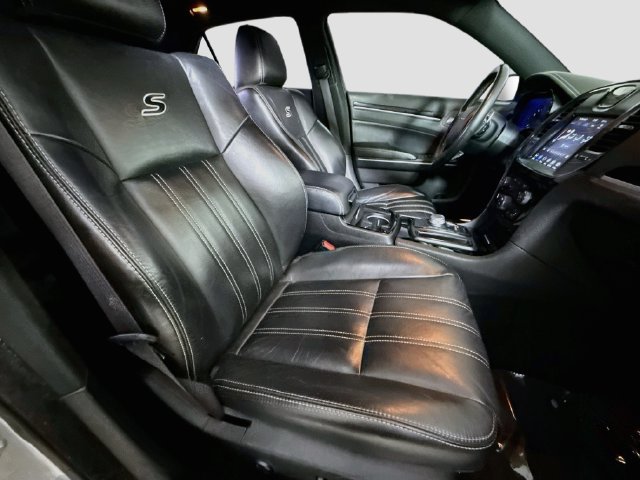 Used 2020 Chrysler 300 S RWD image 28
