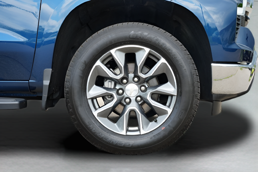 Used 2023 Chevrolet Silverado 1500 LT AWD/4WD image 9