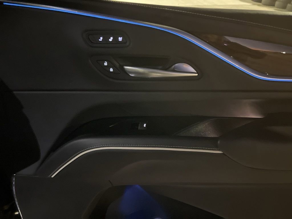 Used 2023 Cadillac Escalade ESV Premium Luxury Platinum image 16