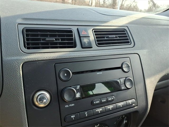 Used 2005 Ford Focus ZX4 Sedan image 18