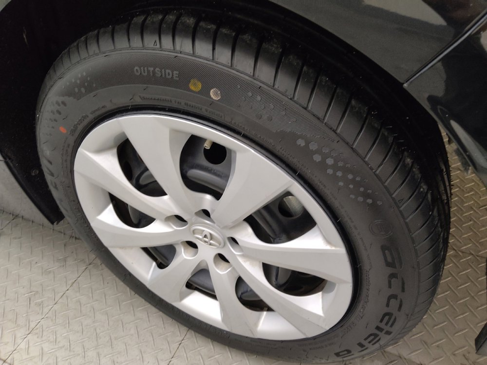 Used 2022 Toyota Corolla LE FWD image 31