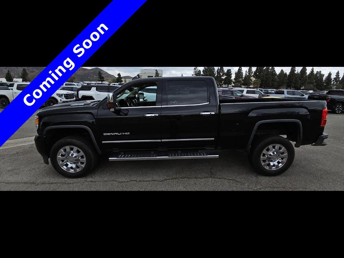 Used 2018 GMC Sierra 2500 Denali w/ Duramax Plus Package AWD/4WD image 4