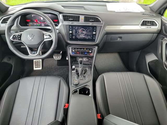 Used 2024 Volkswagen Tiguan SE R-Line AWD/4WD image 11