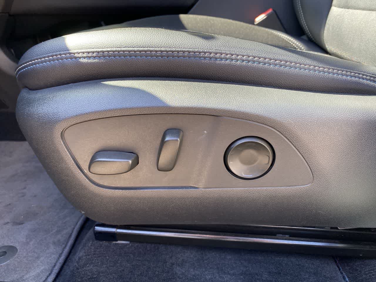 Used 2024 Chevrolet Equinox EV LT AWD/4WD image 14