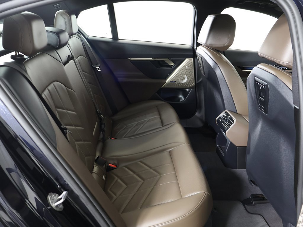 Used 2024 BMW i5 M60 w/ Premium Package image 41