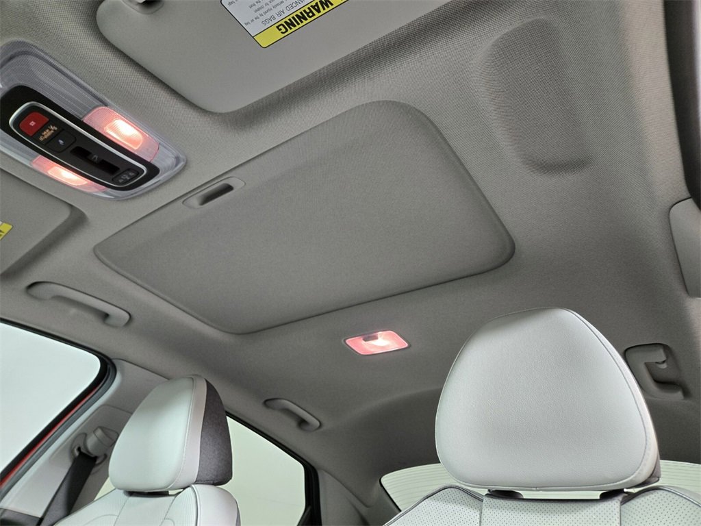 Used 2023 Hyundai Elantra Limited image 15