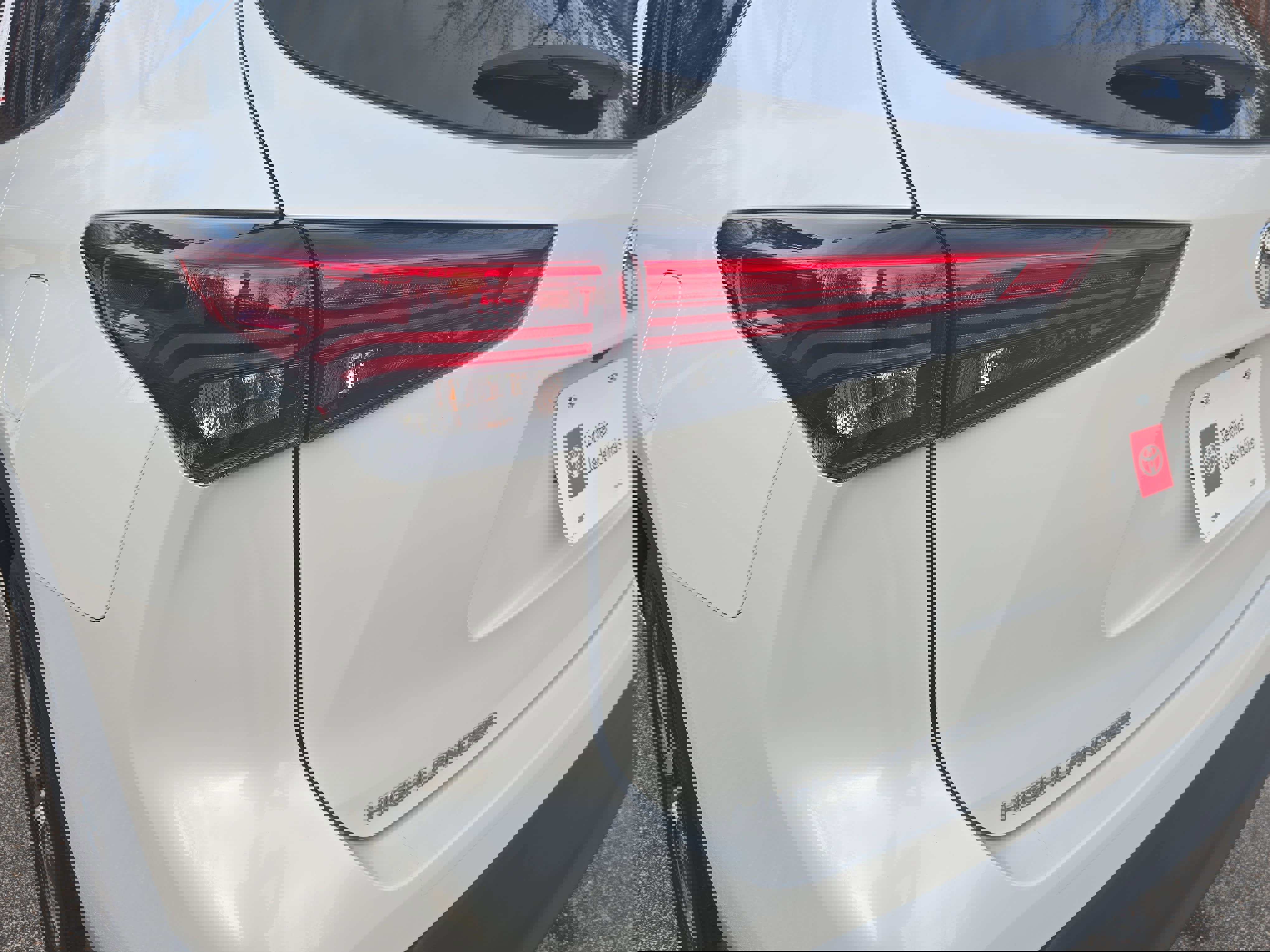 Used 2022 Toyota Highlander XLE image 34