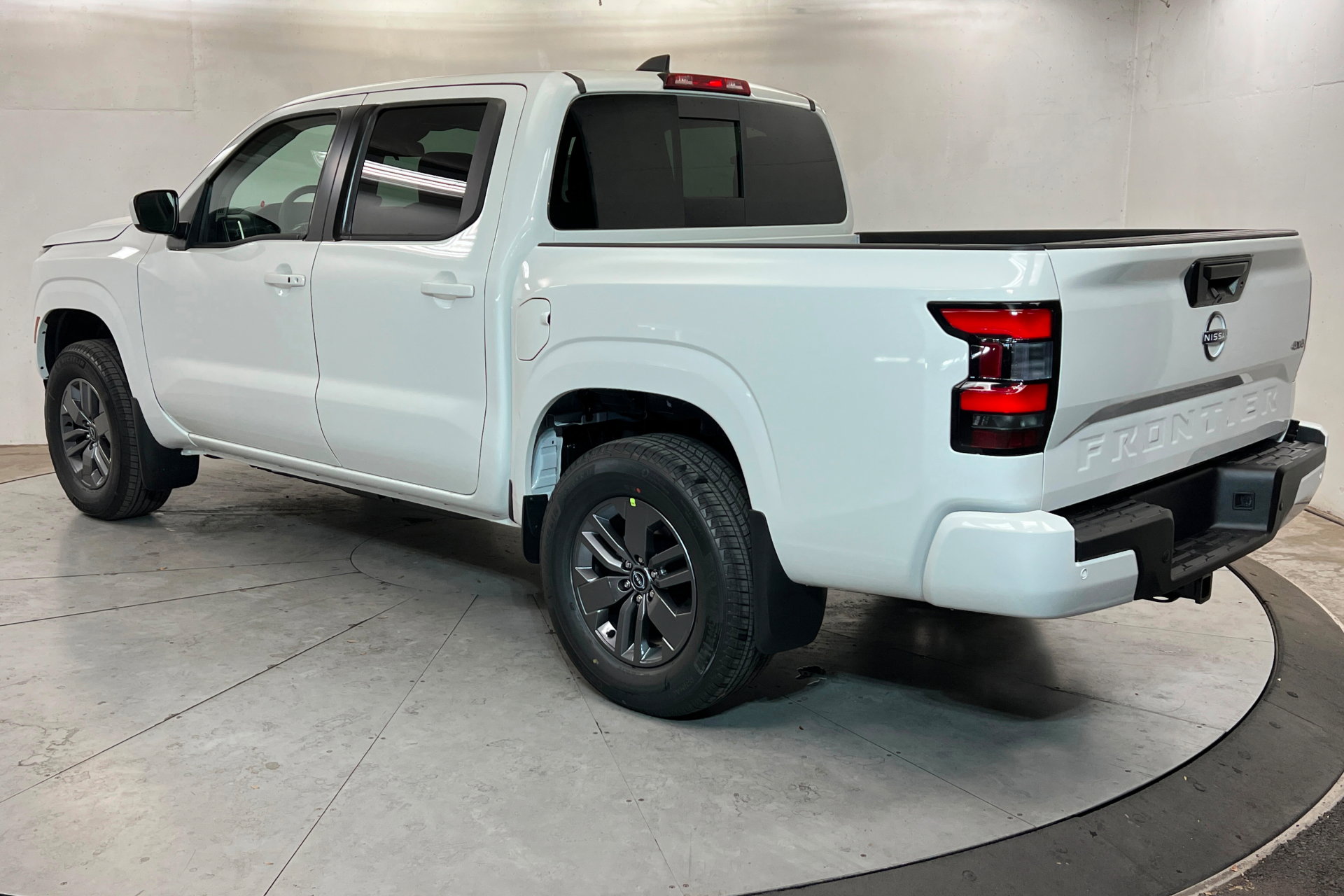 New 2026 Nissan Frontier SV w/ SV Convenience Package image 3