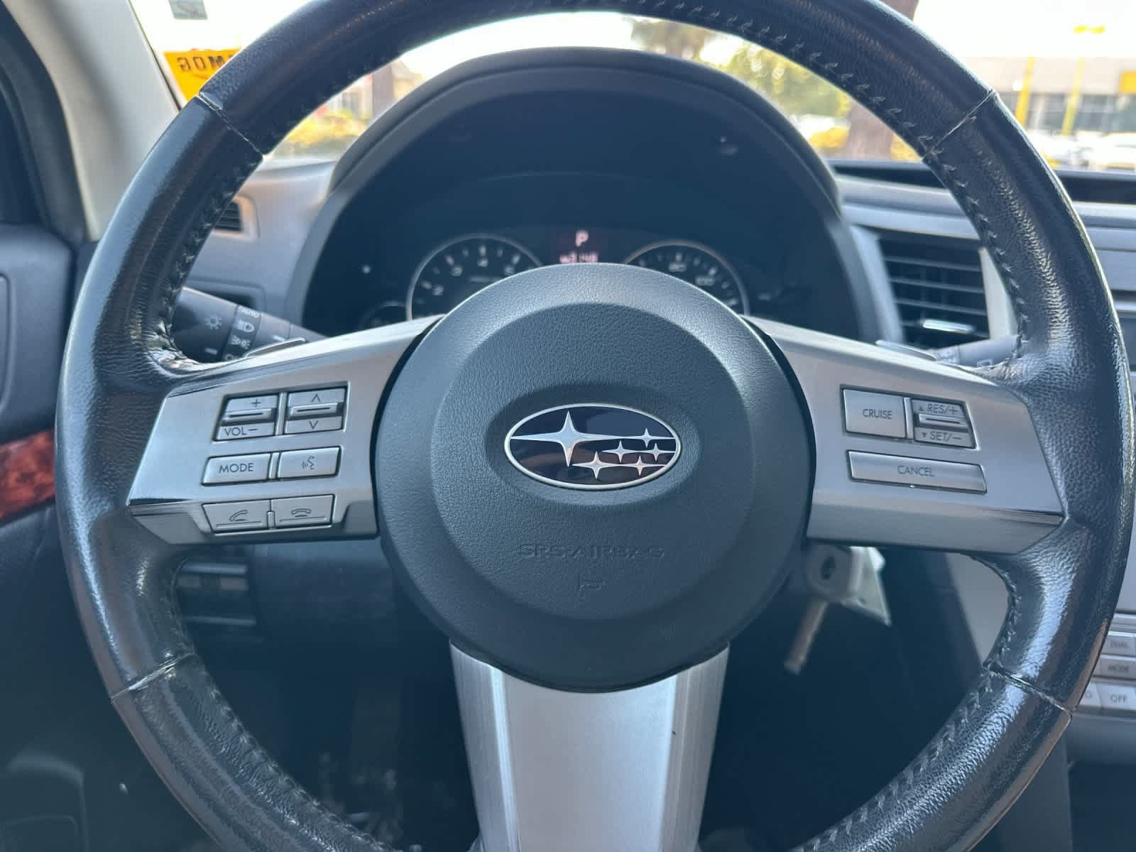 Used 2011 Subaru Outback 2.5i Limited w/ PWR Moonroof Pkg AWD/4WD image 23