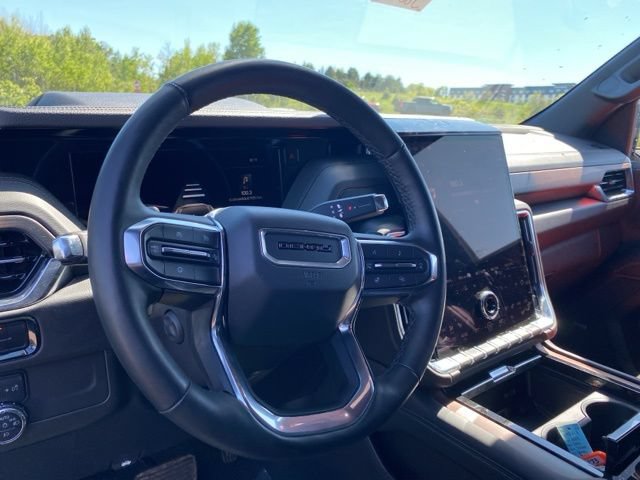 Used 2025 GMC Yukon Denali AWD/4WD image 33