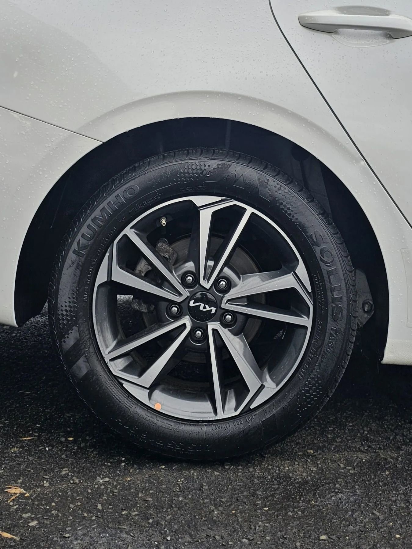 Used 2023 Kia Forte LXS image 6