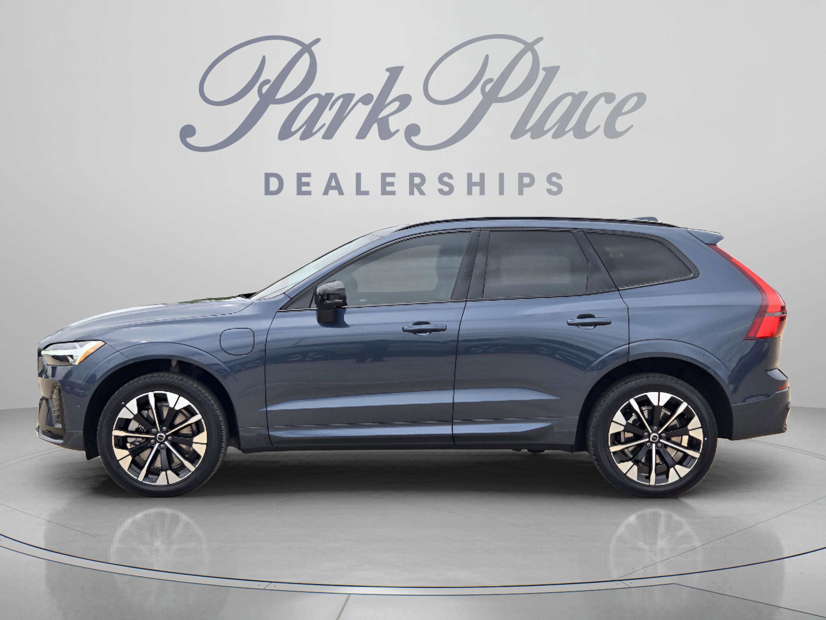 New 2026 Volvo XC60 T8 Plus w/ Protection Package Premier AWD/4WD image 2