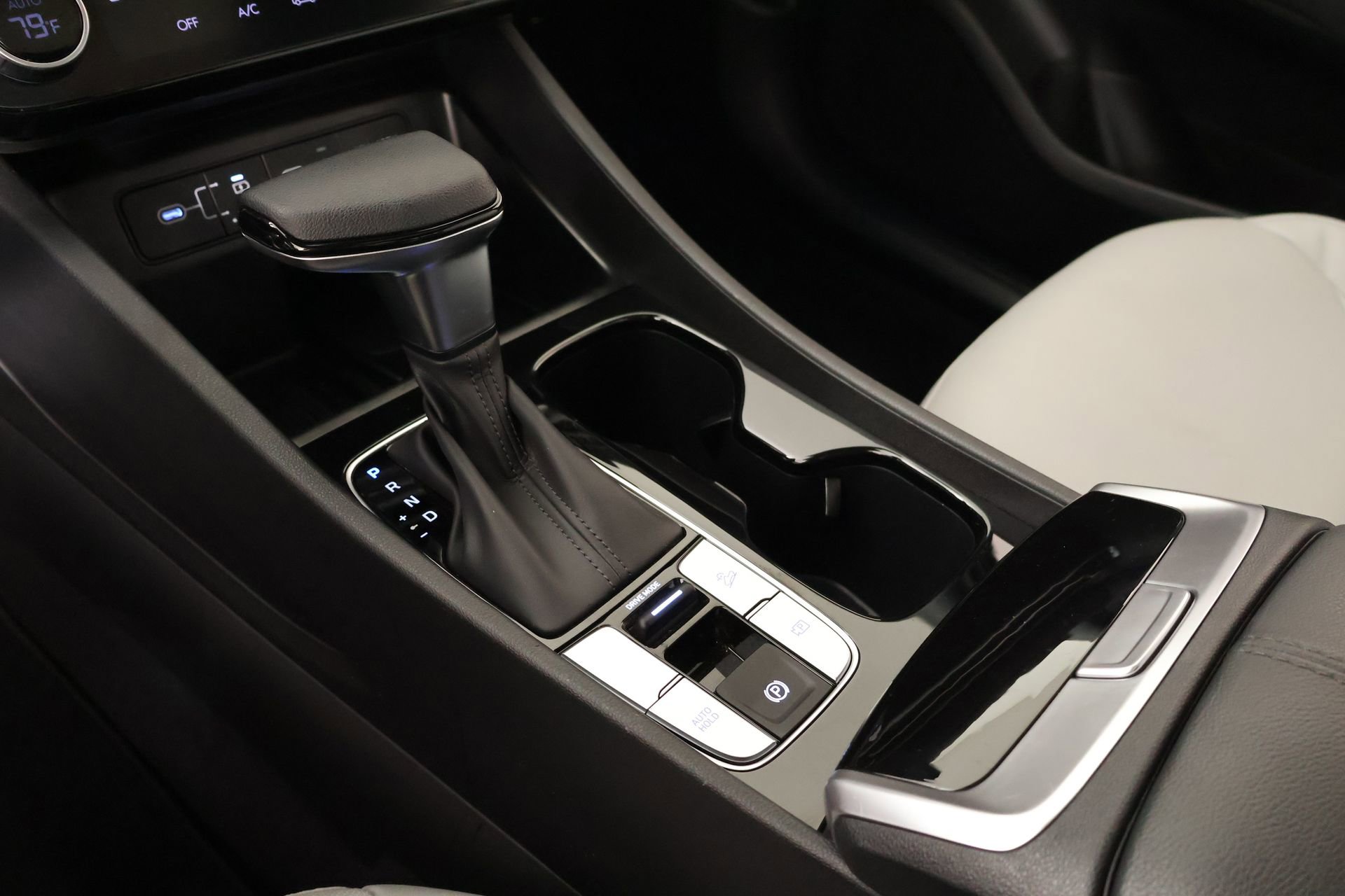 Certified 2026 Hyundai Santa Cruz SEL image 8