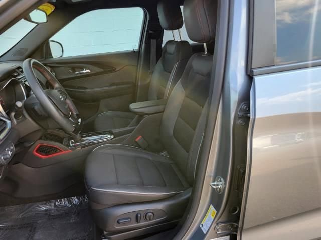 Used 2023 Chevrolet TrailBlazer RS w/ Convenience Package AWD/4WD image 19