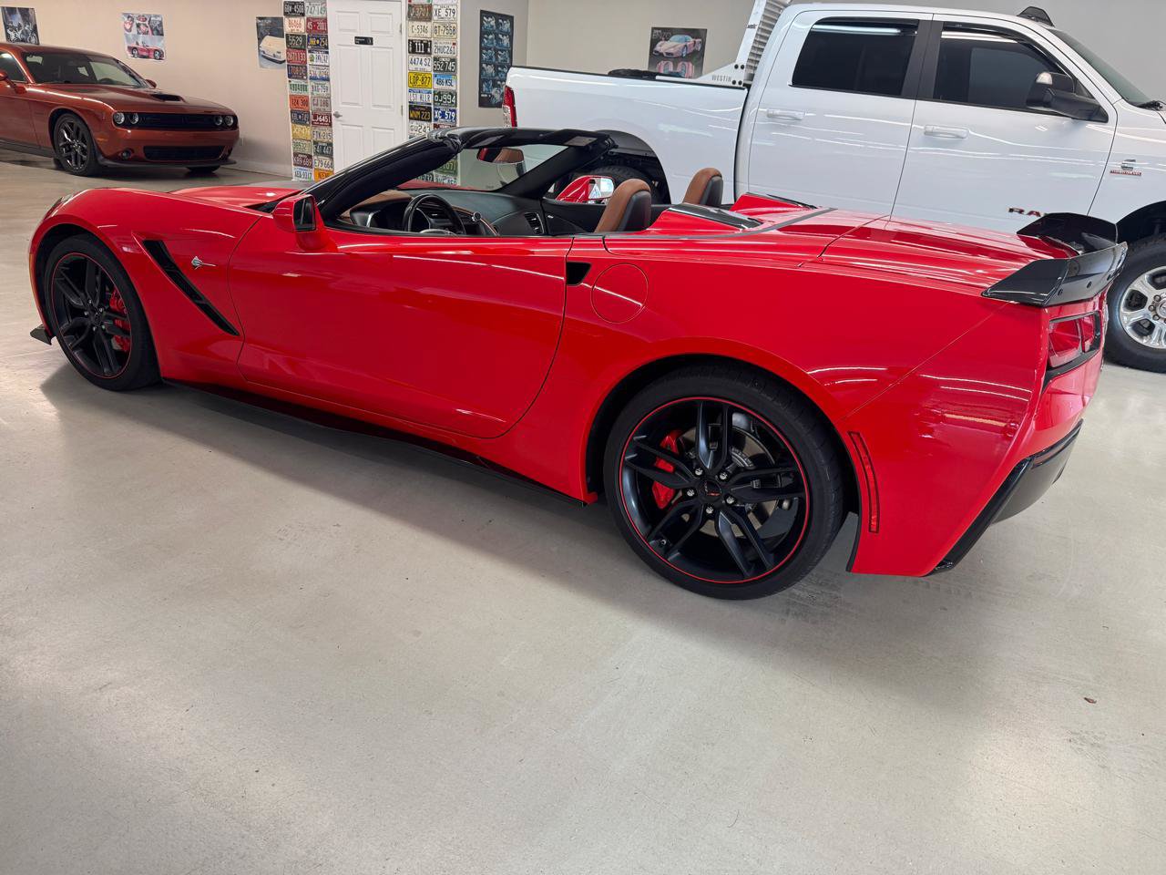 Used 2019 Chevrolet Corvette Convertible w/ 2LT w/ 2LT Preferred Equipment Group RWD image 38