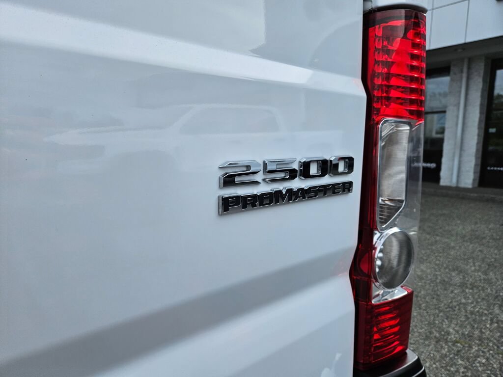 Used 2025 RAM ProMaster 2500 w/ Convenience Group FWD image 11