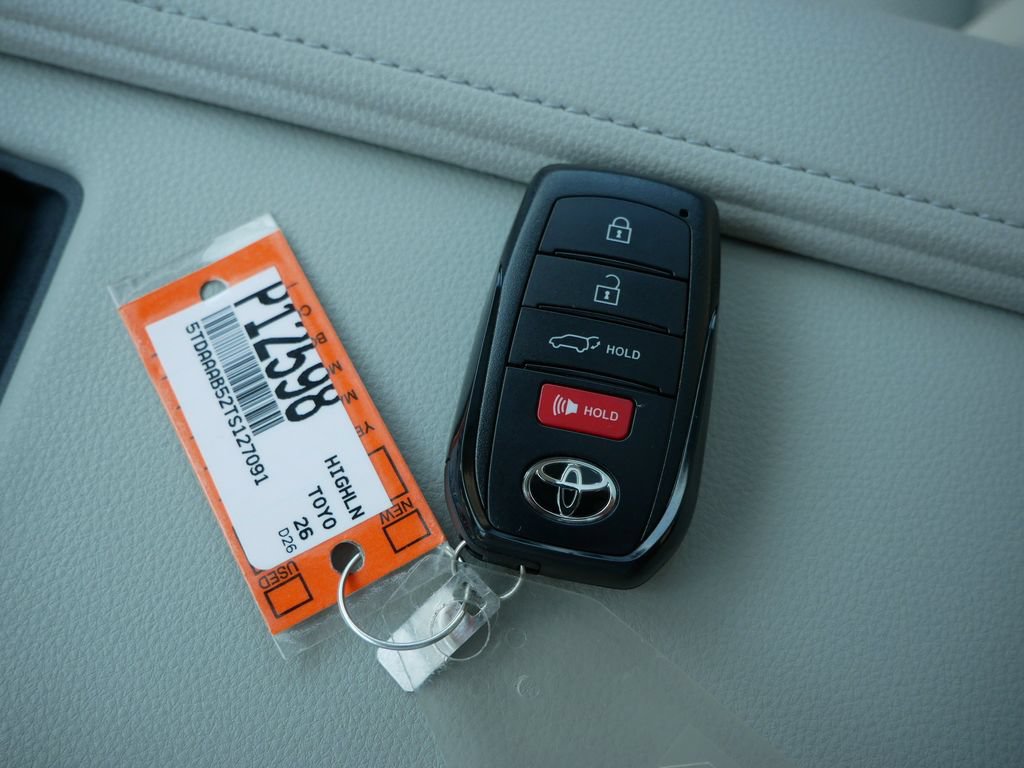 Certified 2026 Toyota Grand Highlander AWD image 29