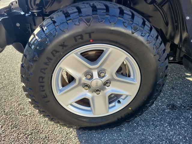 Used 2023 Jeep Gladiator Sport image 17