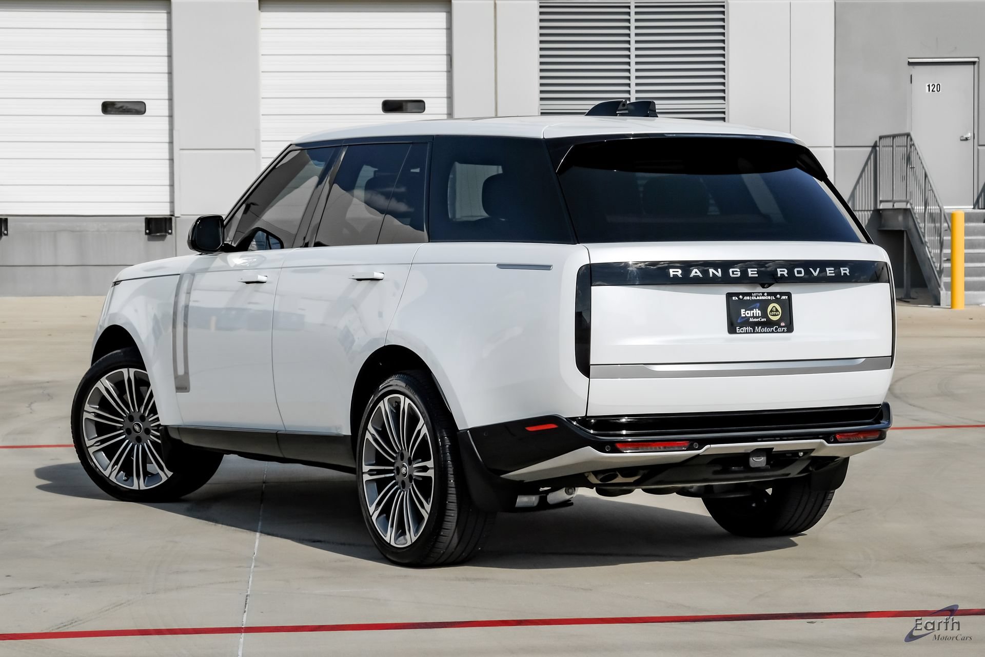 Used 2025 Land Rover Range Rover Autobiography AWD/4WD image 9